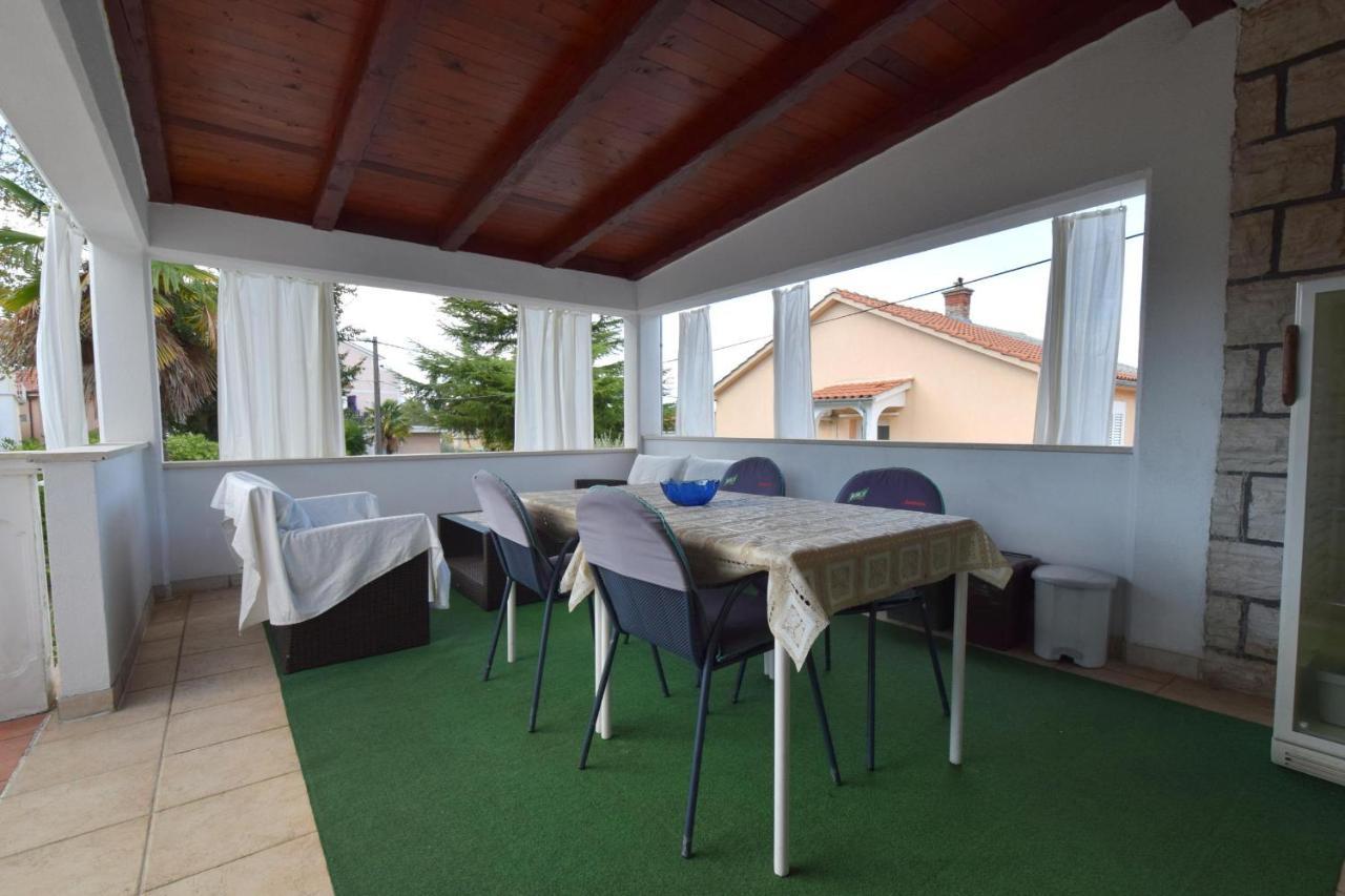 Apartment Angela Malinska Bagian luar foto