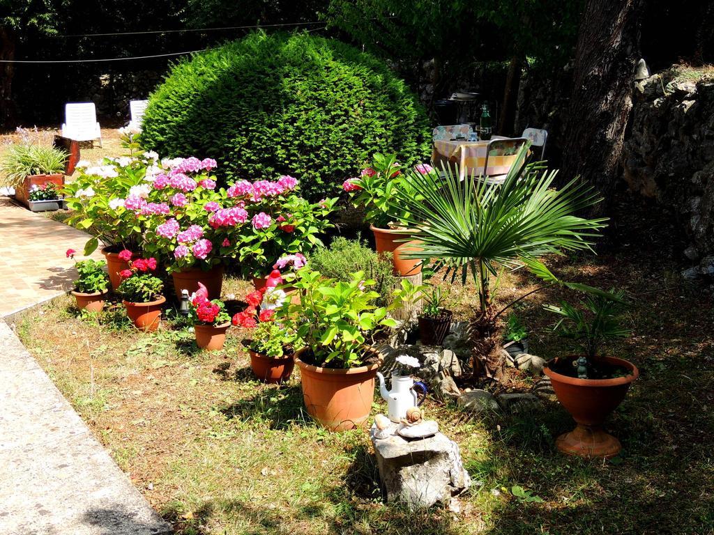 Apartment Angela Malinska Bagian luar foto